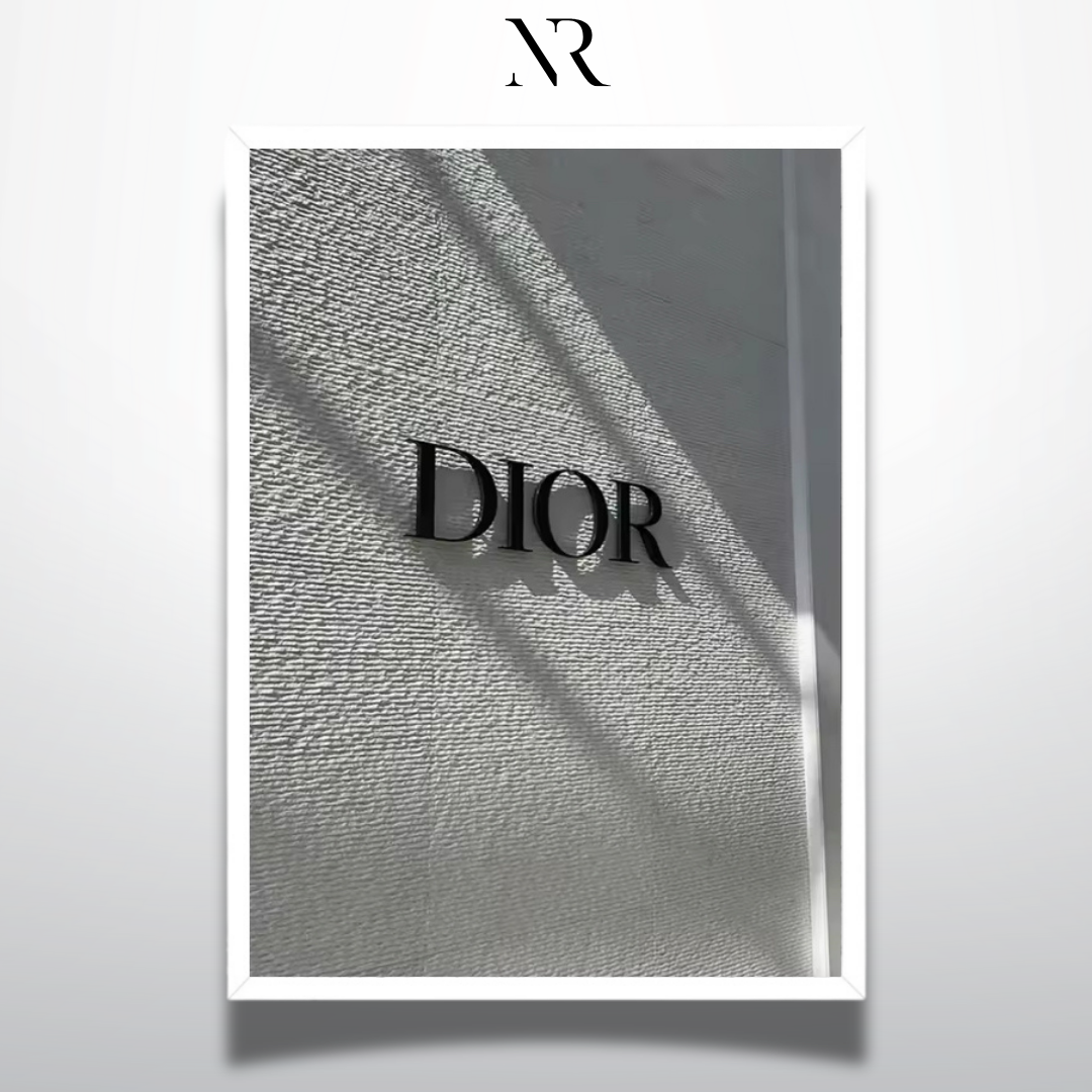 CHRISTIAN DIOR